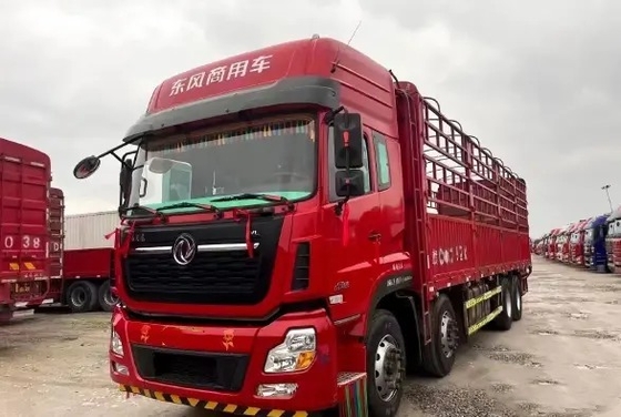 La cargaison utilisée troque la haute boîte de vitesse Dongfeng Lorry Truck de pneus du mode 12 d'entraînement du toit 420hp 8×4 de la charge 17.8t évaluée RAPIDEMENT