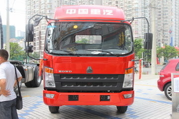 Matière de charge utilisée de camion de cargaison de Sinotruck Howo de camions-citernes 8-10 tonnes de 4×2 d'entraînement de conduite à droite de mode