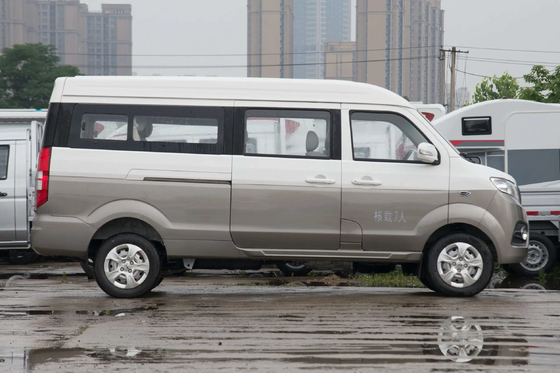 Autobus d'occasion Jinebei X30L 7 sièges moteur à huile Minivan commercial LHD