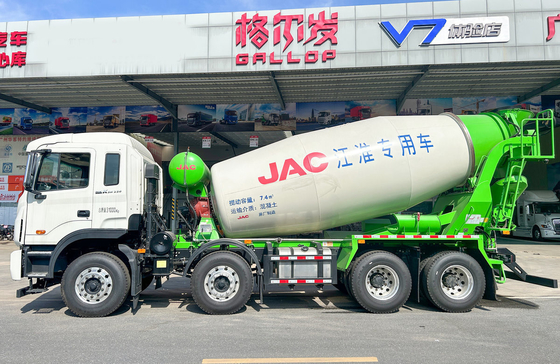 Camion à béton mobile 7-8m3 Camion à ciment Mixeur de ciment Camion de la marque chinoise JAC Yuchai 350 ch