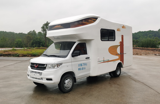 Box Truck Container Wuling Moteur Home Car 5,8 mètres avec toilette Lit et canapé confortables