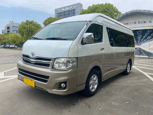 Toyota Hiace 13 places à conduite à gauche électrique à porte moyenne Euro 4 Standard Champagne Gold Minibus