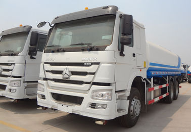 HOWO 336hp a employé le type opération facile d'entraînement des camions LHD de l'eau pour le nettoyage de route