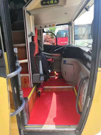 Yutong utilisé 2013 par ans transporte 59 Seaters une couche et demi direction de main gauche