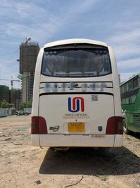 51 sièges ont employé la couleur blanche plate de côté gauche de série d'homme de service de bus de ville de Yutong de car diesel de direction