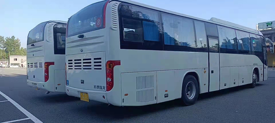 Un plus haut autobus dans le long autobus utilisé de caboteur de Toyota de disposition des sièges RHD Front Engine 2+3 de Buses 65 d'entraîneur de la Tanzanie KLQ6129 Yutong
