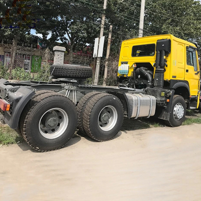 Sinotruk a employé le prix principal de remorque de tracteur de tracteur de camion de tracteur principal de Howo 6*4